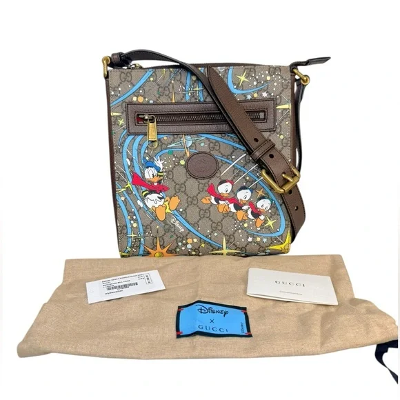 Gucci x Disney Donald Duck GG Supreme Messenger Bag Cruise 2020 - Picture 5 of 16